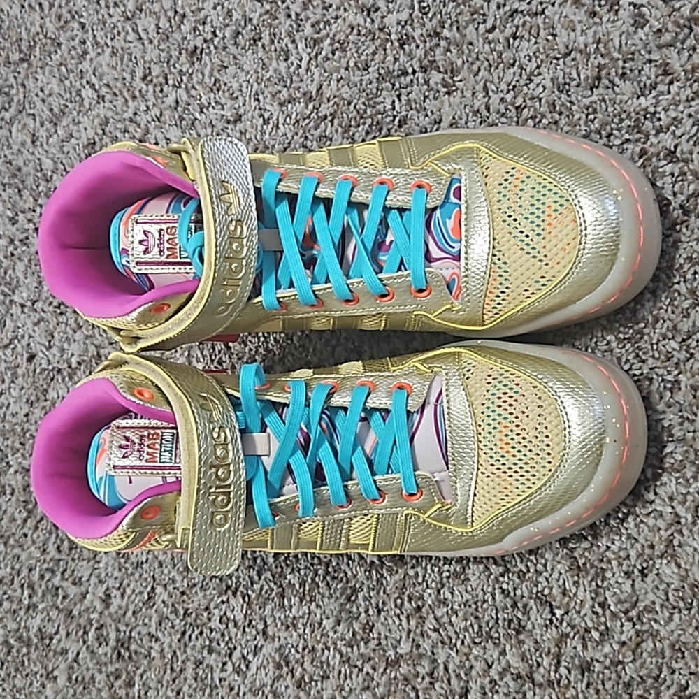 Shoes - Picture 2 of 8
